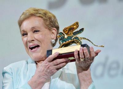 اهدای شیر طلایی افتخاری ونیز به ستاره 83 ساله آوای موسیقی